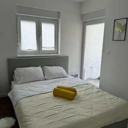 Inviting And Bright 90 M2 With 4 Balconies