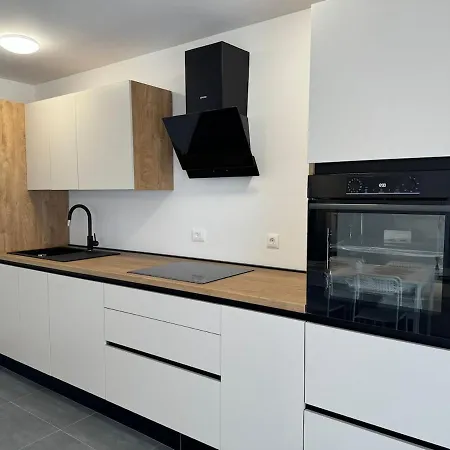Inviting And Bright 90 M2 With 4 Balconies * Biograd Na Moru