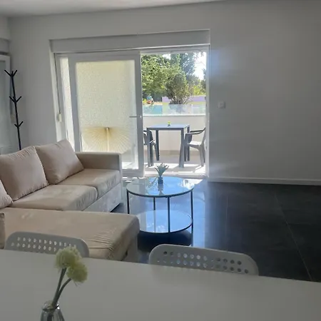 Inviting And Bright 90 M2 With 4 Balconies Apartment