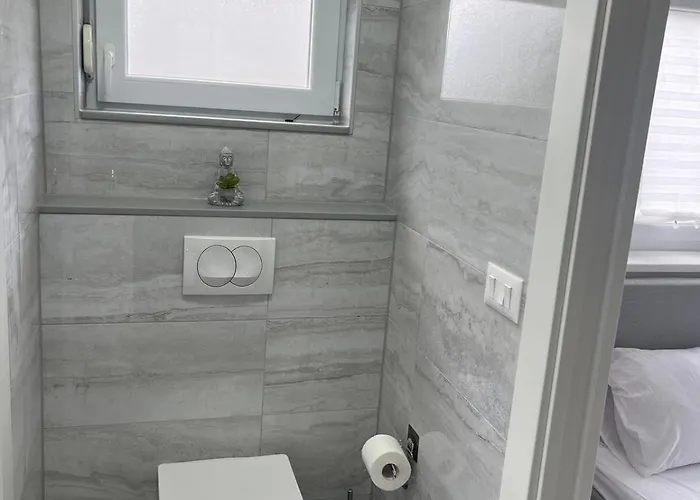 Inviting And Bright 90 M2 With 4 Balconies 아파트 *